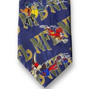 Vintage Surrey NFL Looney Tunes Tie Evasive Offense Warner Brothers Bugs Bunny